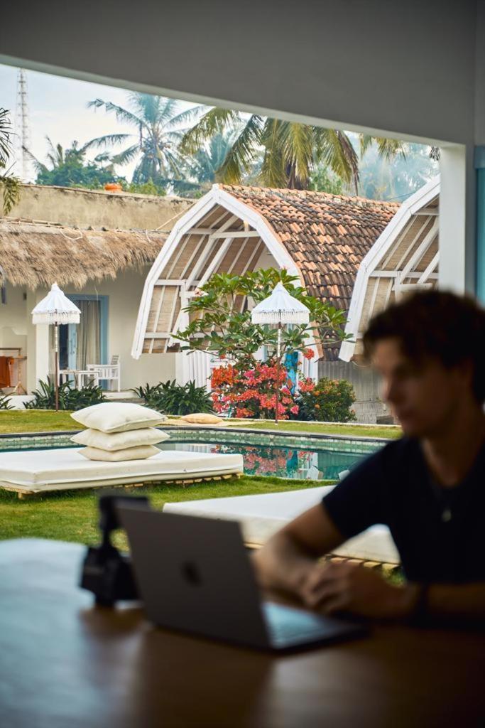 Dream Cowork Hotel Kuta  Екстериор снимка